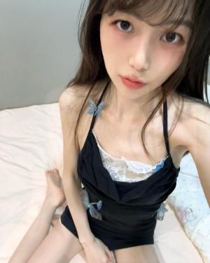 肤白貌美小萝莉