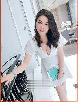大奶气质小母狗