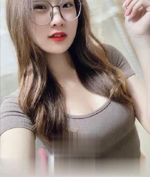 白嫩水润闷骚型幺妹