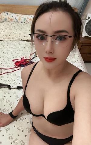 白云健身东北百合姐