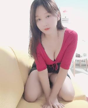 花样很多的小少妇，眼神很妩媚