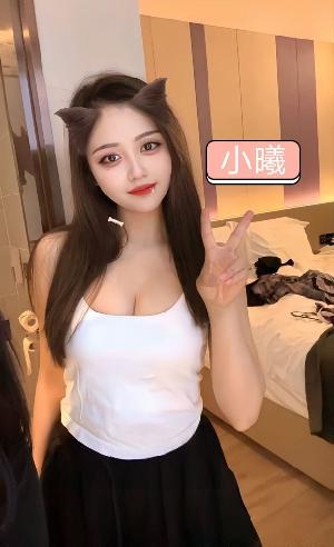 巨乳翘臀小曦