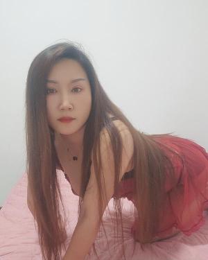 梅花园性感少妇