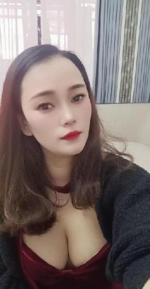 性瘾人妻骚玫瑰