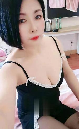 服务女王素媛