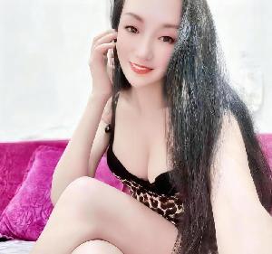 滨江肥臀骚妇美柒