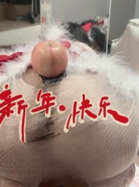 童颜巨乳的女朋友