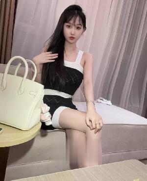 长腿粉嫩小穴多汁会喷水
