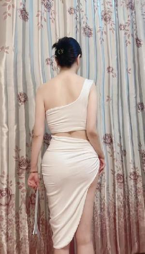 长腿丝袜美少妇