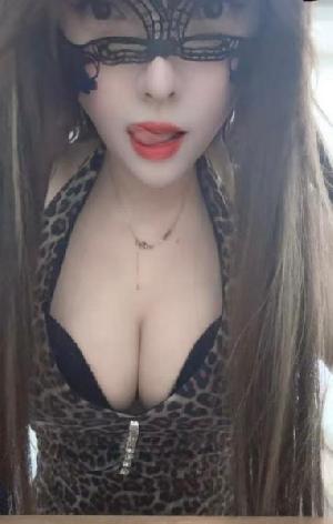 服务系长腿大胸姐姐