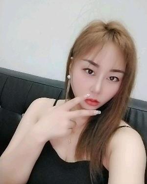 巨乳服务型小姐姐