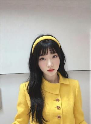光谷大长腿芳芳