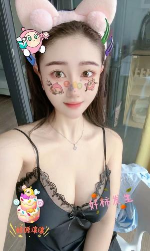 纯天然美乳御姐