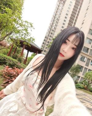 光谷大长腿芳芳