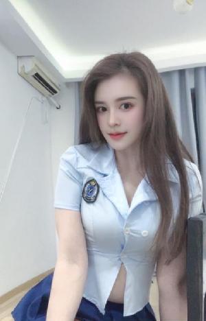 高挑气质御姐