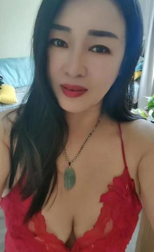 丰乳肥臀美艳少妇