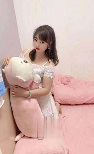 丰满肥臀少妇糖糖