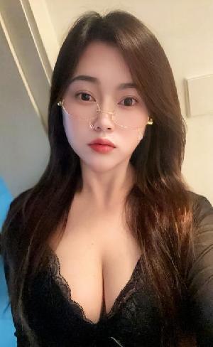 上城骚货大奶眼镜妹
