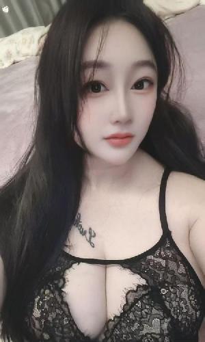大胸潮喷骚妖精