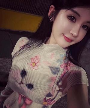金多多美女
