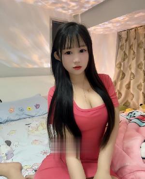 可爱又性感的兼职妹妹