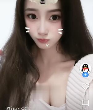 邻家风骚小姐姐