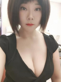 短发大胸熟女