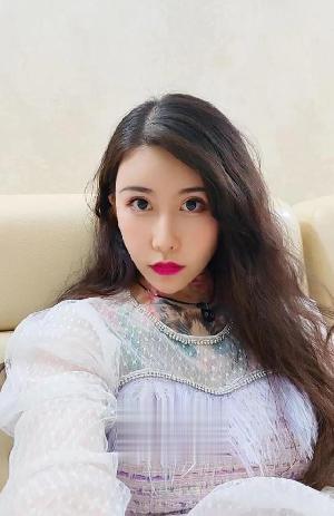小网红喵喵