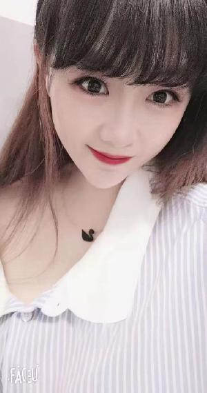 白嫩丰满小浪女