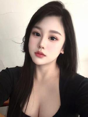 秦淮巨乳美女