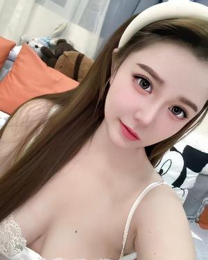 大胸夏夏小姐姐