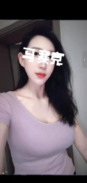 神似JULIA的小芳