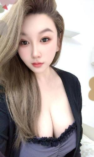 反食明德门大奶妹