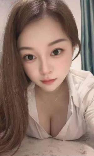大奶毒龙丹妮