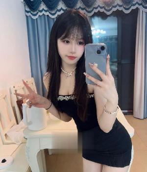高挑性感小妖精