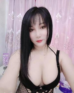 肥臀少妇小颖