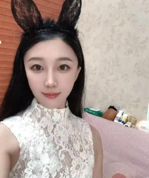 光谷风情旗袍小仙女