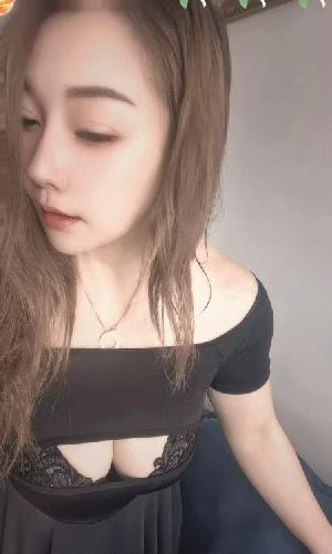 后入肥臀骚妹妞妞