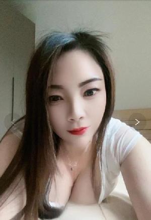 少妇168皮肤白大腿