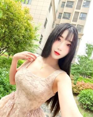 光谷步行街芳芳