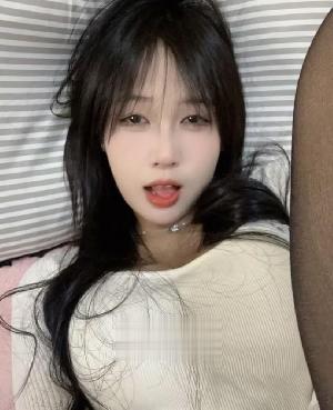 前凸后翘大胸御姐模特兼职