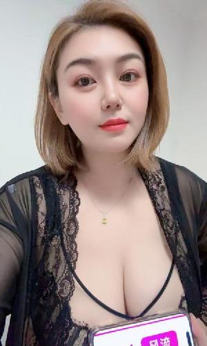 大屁股少妇