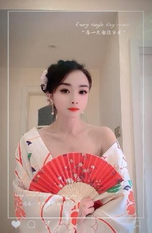 春节不打烊小姐姐