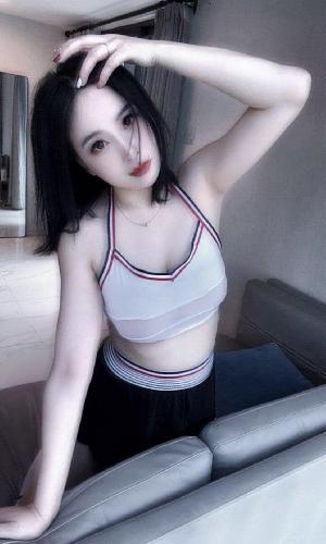 清纯少女系诗雨