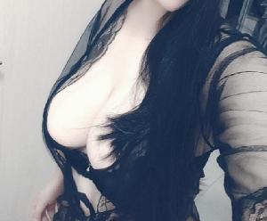 美胸奶茶老师