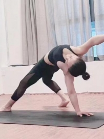 喜欢健身的少妇