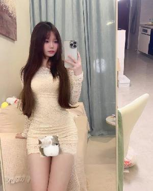 外表清纯美少女