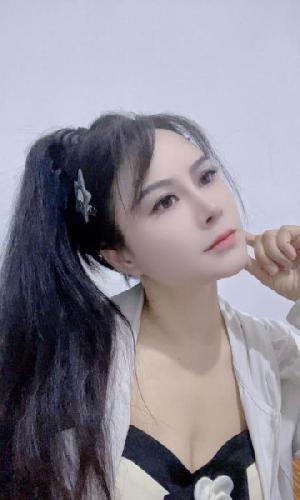 大奶燕子