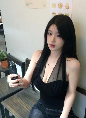 郑州小狐狸一线天淫水直流