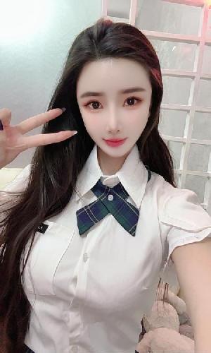 前凸后翘颜值子萱老师